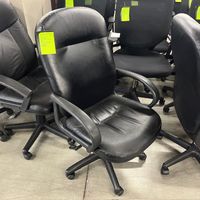 USED MID BACK MEETING CHAIR
