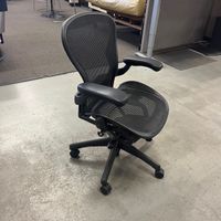 USED HERMAN MILLER AERON - MEDIUM (SIZE B)